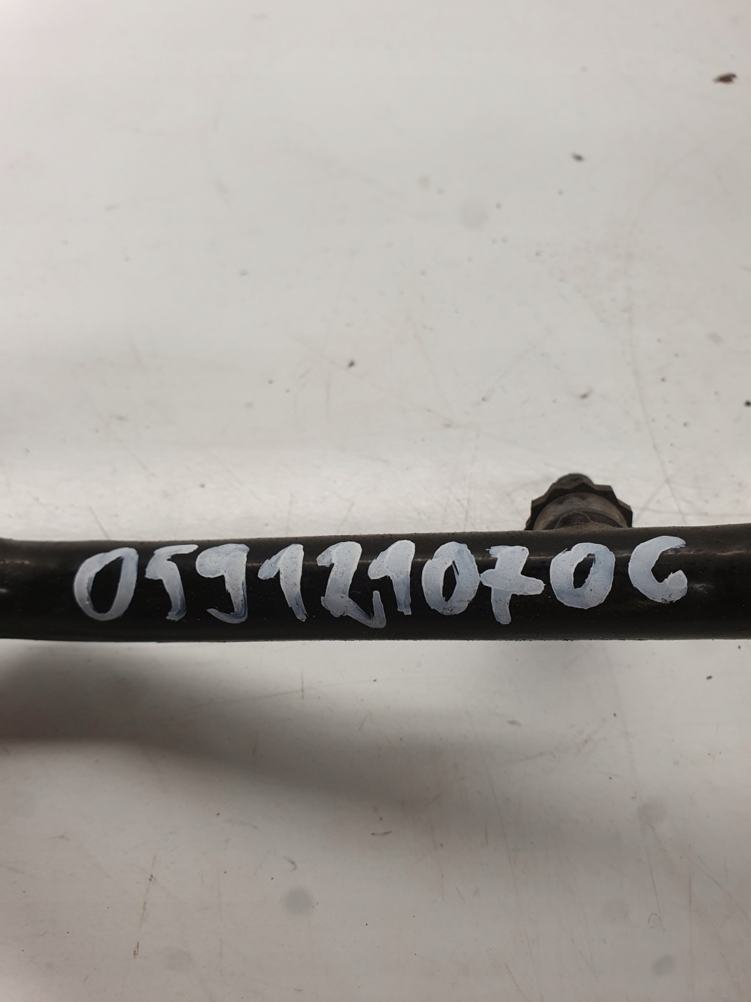 vedení hadice vody AUDI A6 C6 059121070C