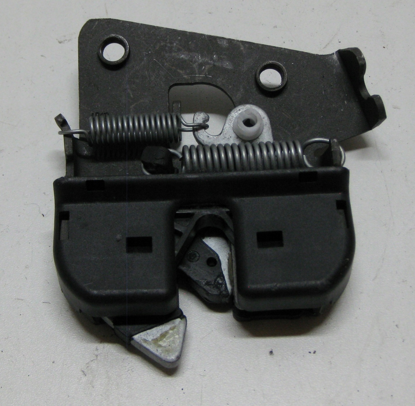 BMW 5 G30 3.0D 19R lock KANAPY left rear part 7112863