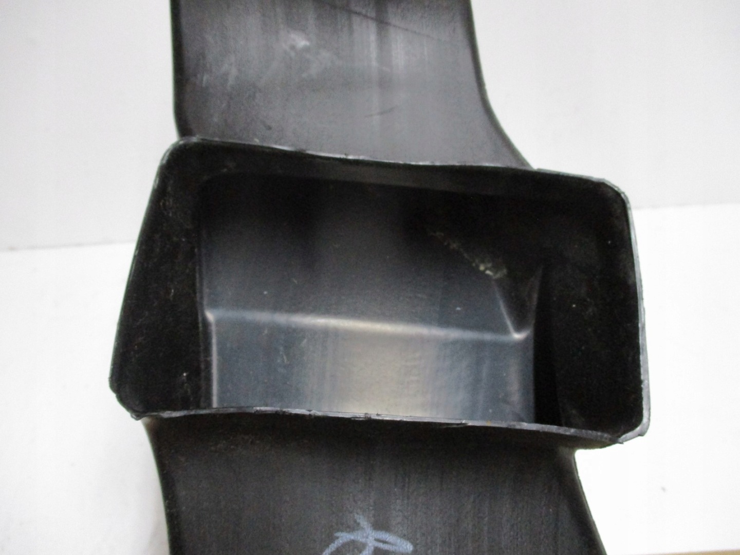 intake air TESLA X 1057205-00-A