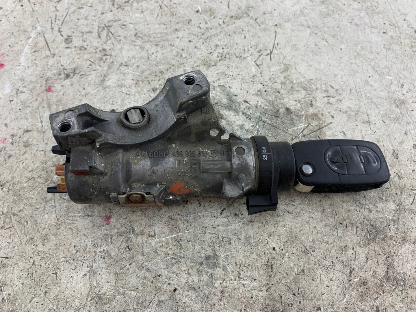 AUDI A4 B6 ignition + key GROT 4B0905851G