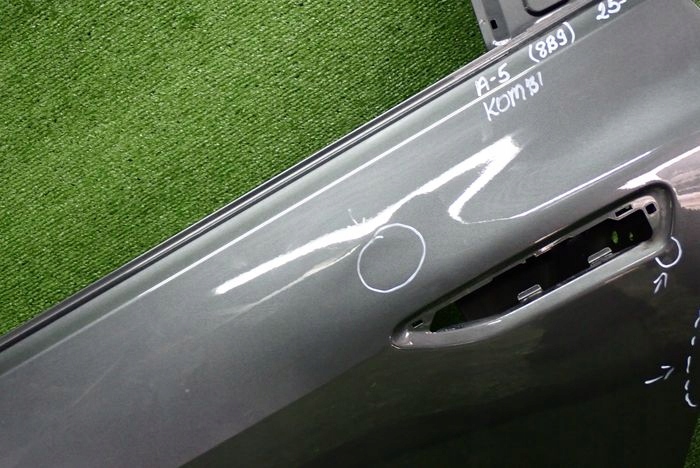 AUDI A5 B10 KOMBI 25- door left rear. rear part
