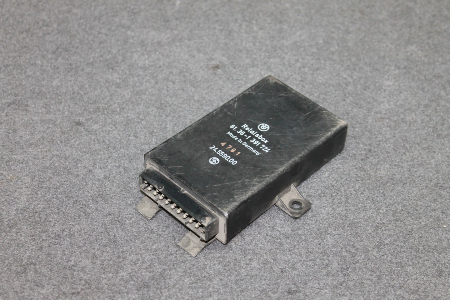 BMW E34 - module control unit OGRZEWANIA RELAISBOX 1391724