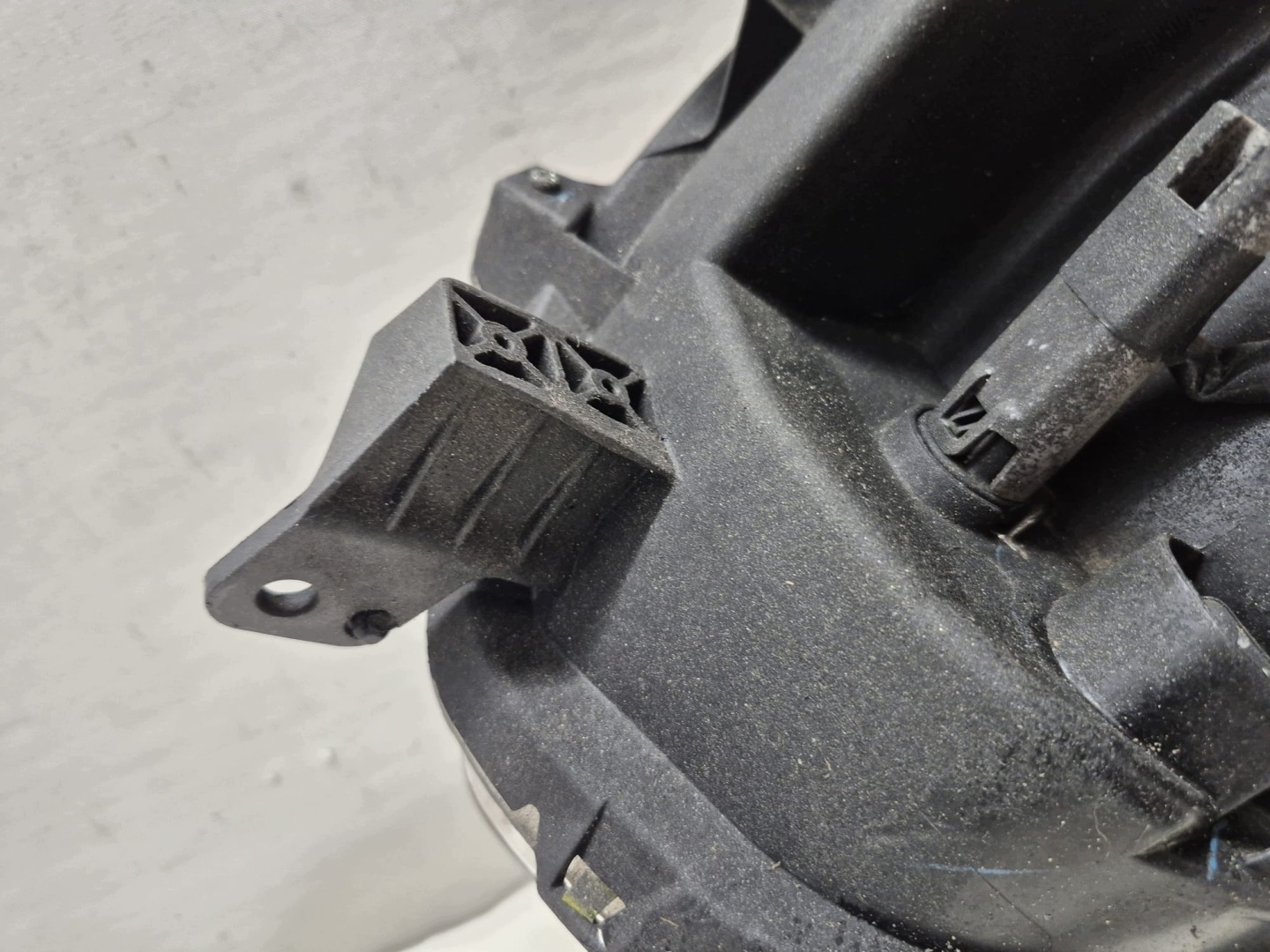 MITSUBISHI L200 15- light right front front ZWYKLA 8301C738