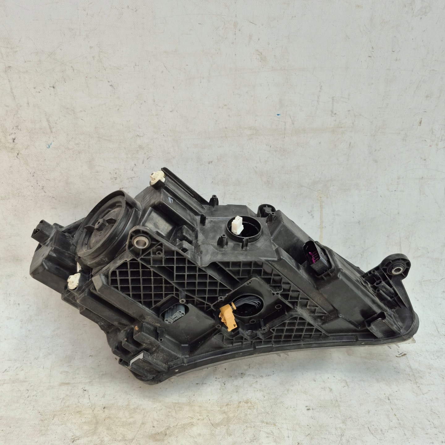 SKODA SUPERB III 3V0 3V1 15- light left front front BI-XENON 3V1941015A
