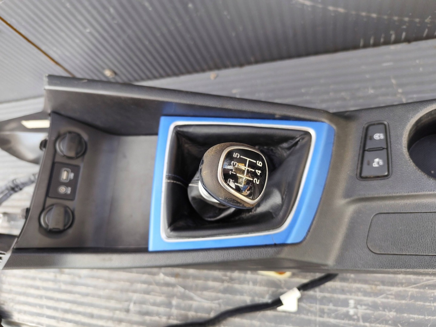 HYUNDAI I20 II TUNEL Moyenne Câble KOMPLET