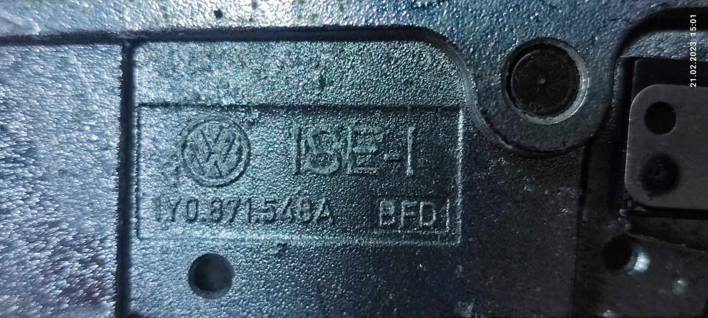 VW NEW BEETLE CABRIO ZATRZASK dach RYGIEL KOMPLET