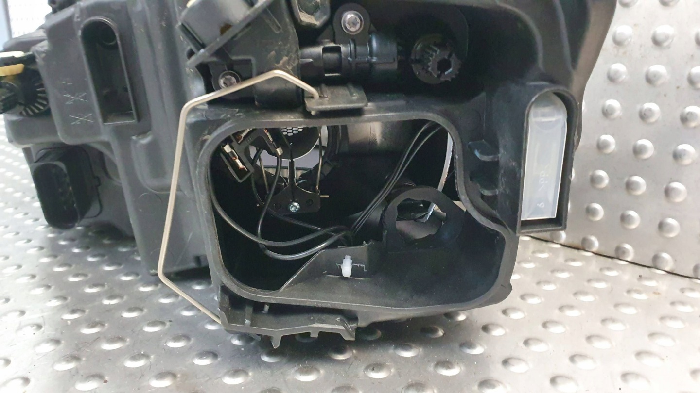 light front right VW POLO 6R 6R1941016E 08
