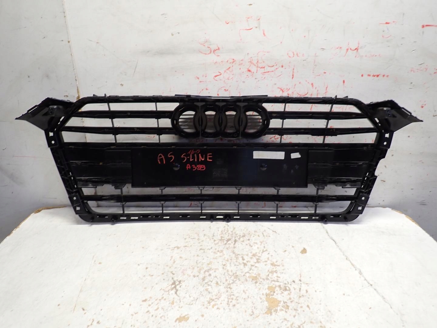 Grill AUDI A5 II 2016- 8W6853651R
