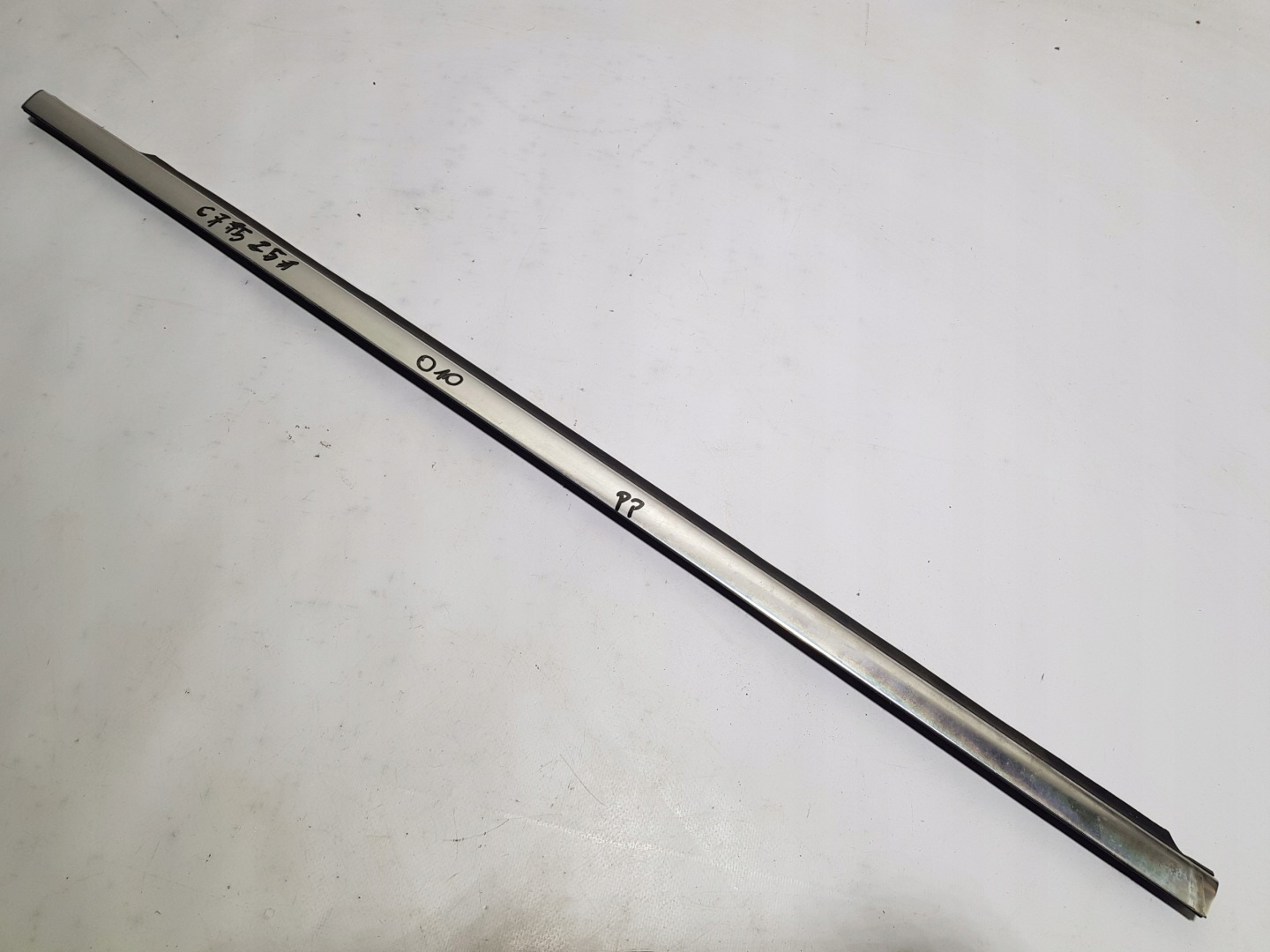 moulding door right front dust CHROM MERCEDES W251