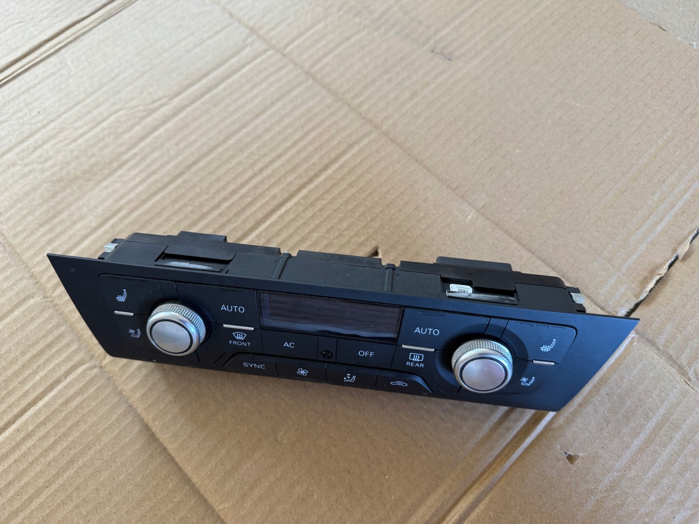 AUDI A6 C7 PANEL rešetka ventilacije klimatizacije 4G0820043AF