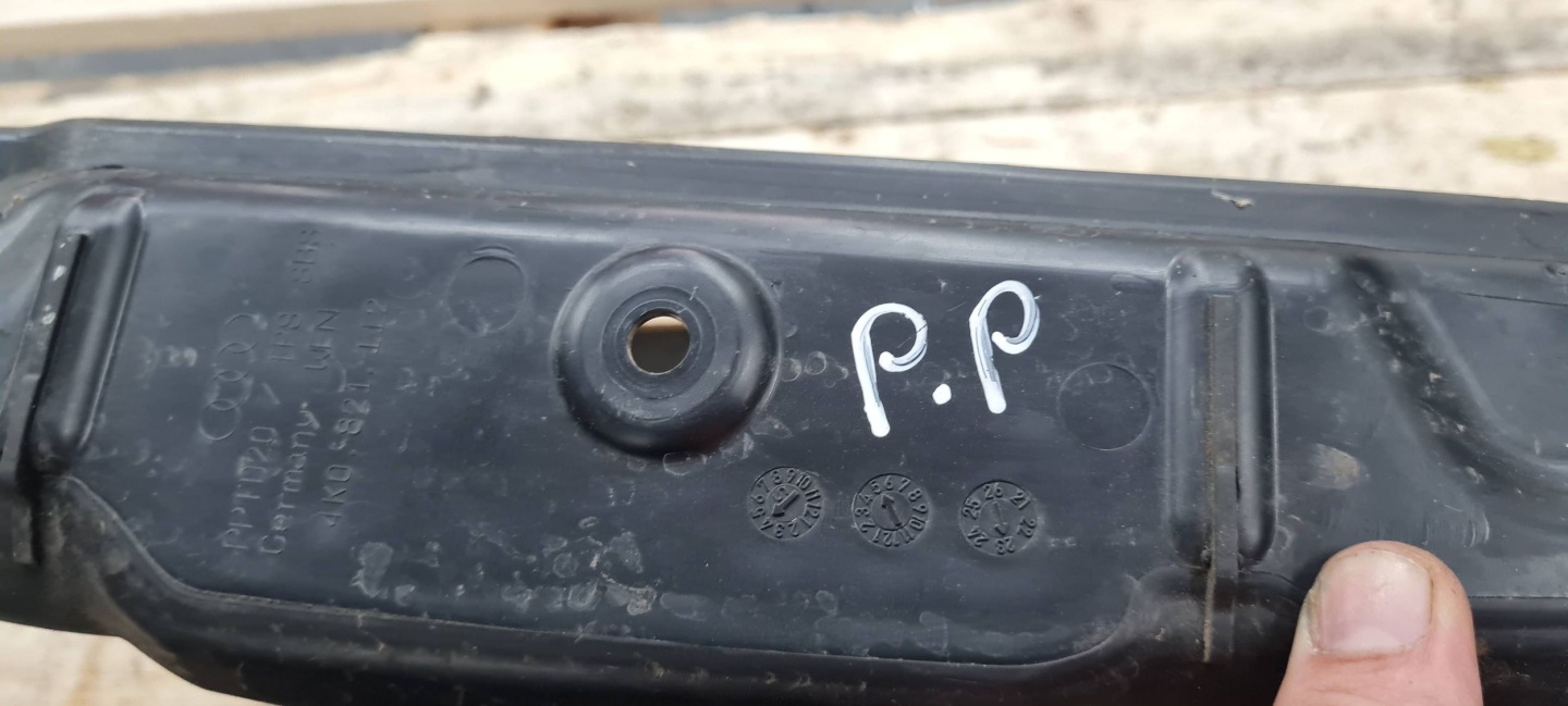 A6 C8 4K S6 fedél fedél PANEL hangszigetelő sárvédöt jobb 23R 4K0821112