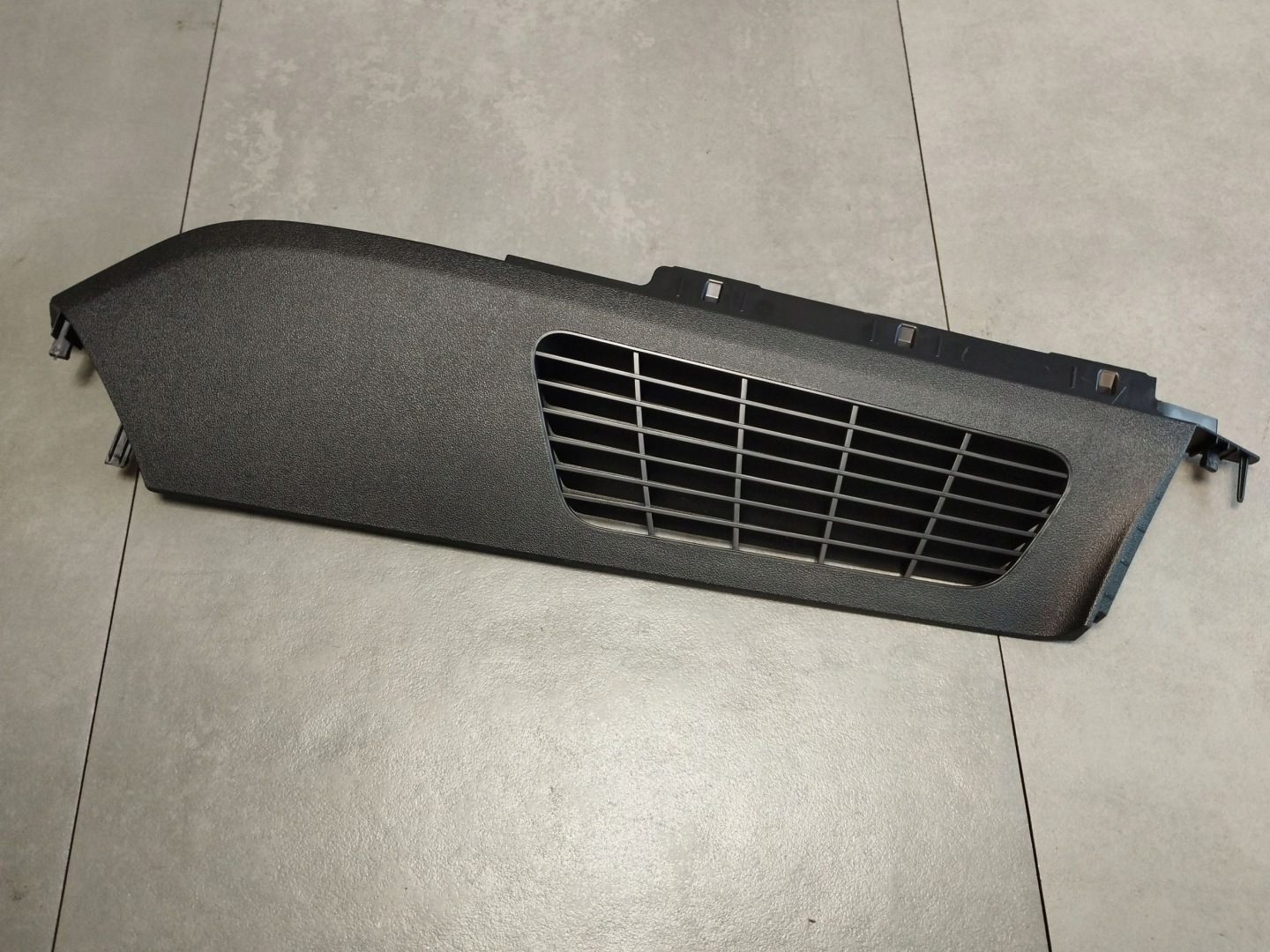 Audi A5 B10 KOMBI cover windows left rear part 8B9868605