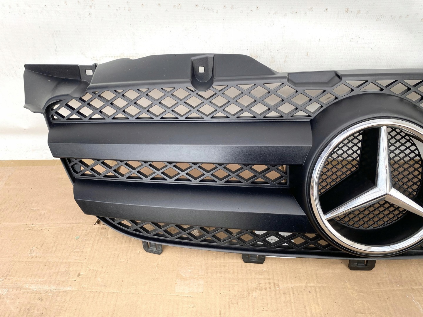 SPRINTER 906 06- Grille Avant Logo Chromé Original