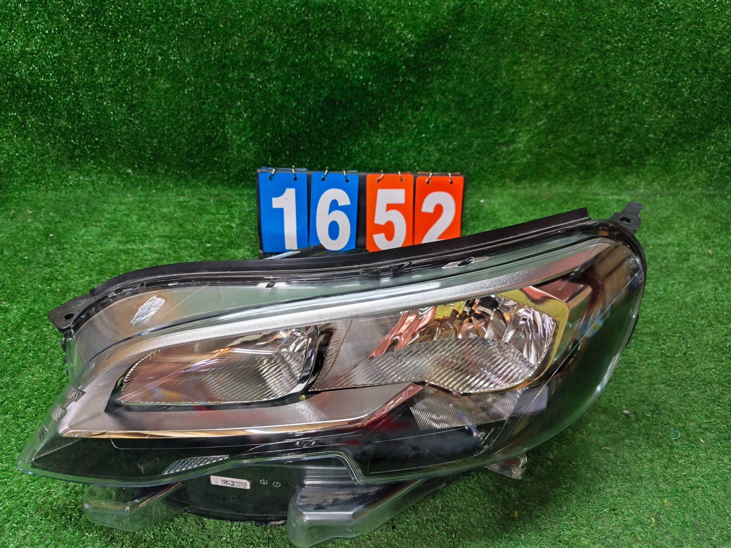 REFLEKTOR left front PEUGEOT EXPERT III TRAVELLER 16- NR.R1652