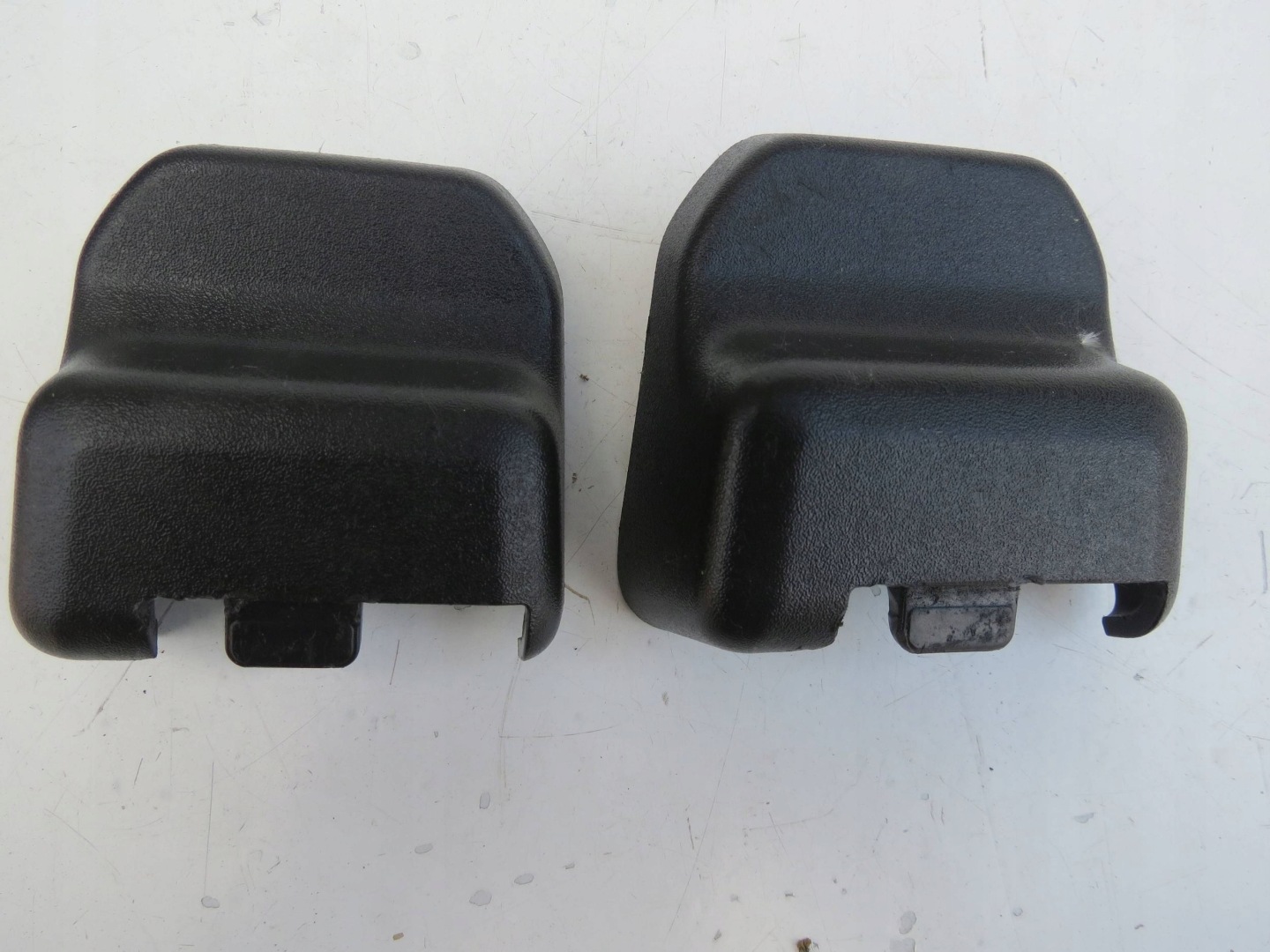 Blende Abdeckung Schiene SITZ links VOLVO S60 2.0 V60 XC70 V70 30697914