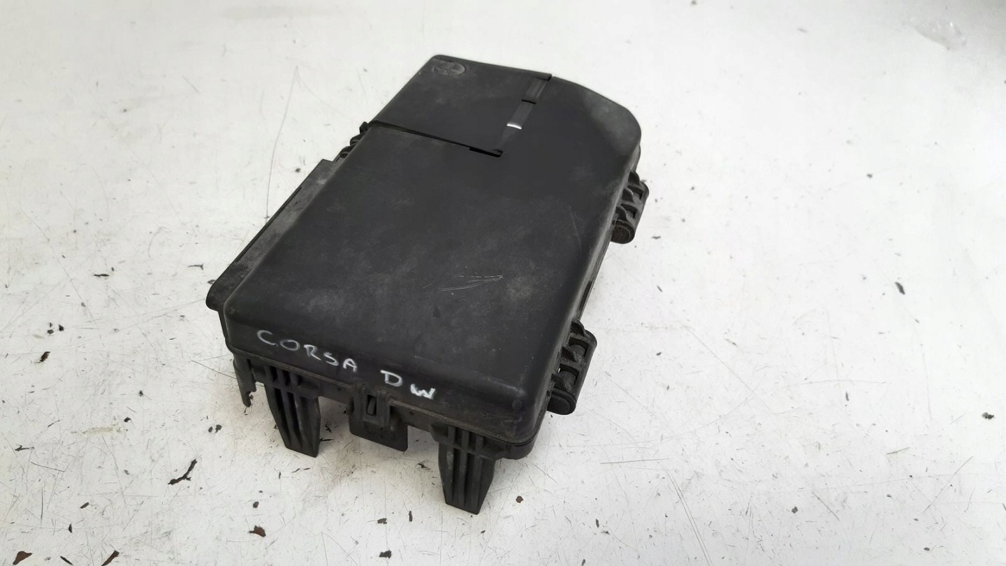 Module fusibles Opel Corsa D 1,2 16V
