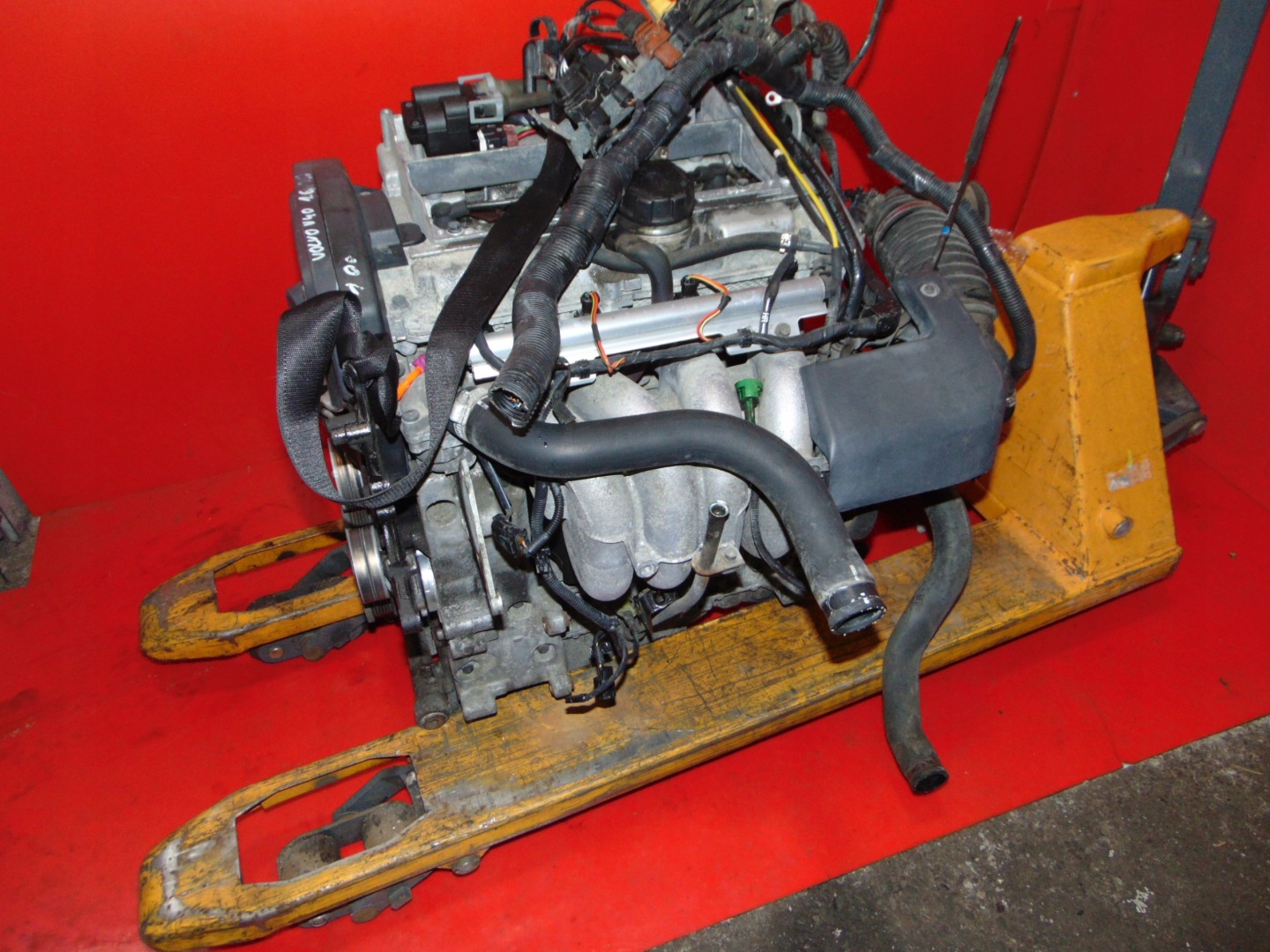 VOLVO V40 S40 and 1.6 16V 95- engine B4164S