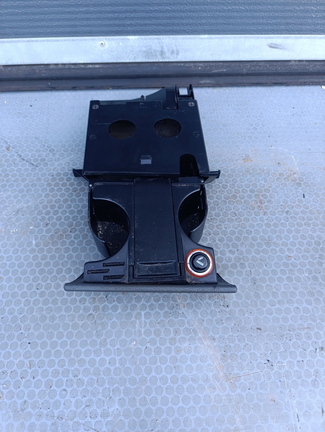 VW T5 PODWOJNY bracket for KUBKI/ ashtray