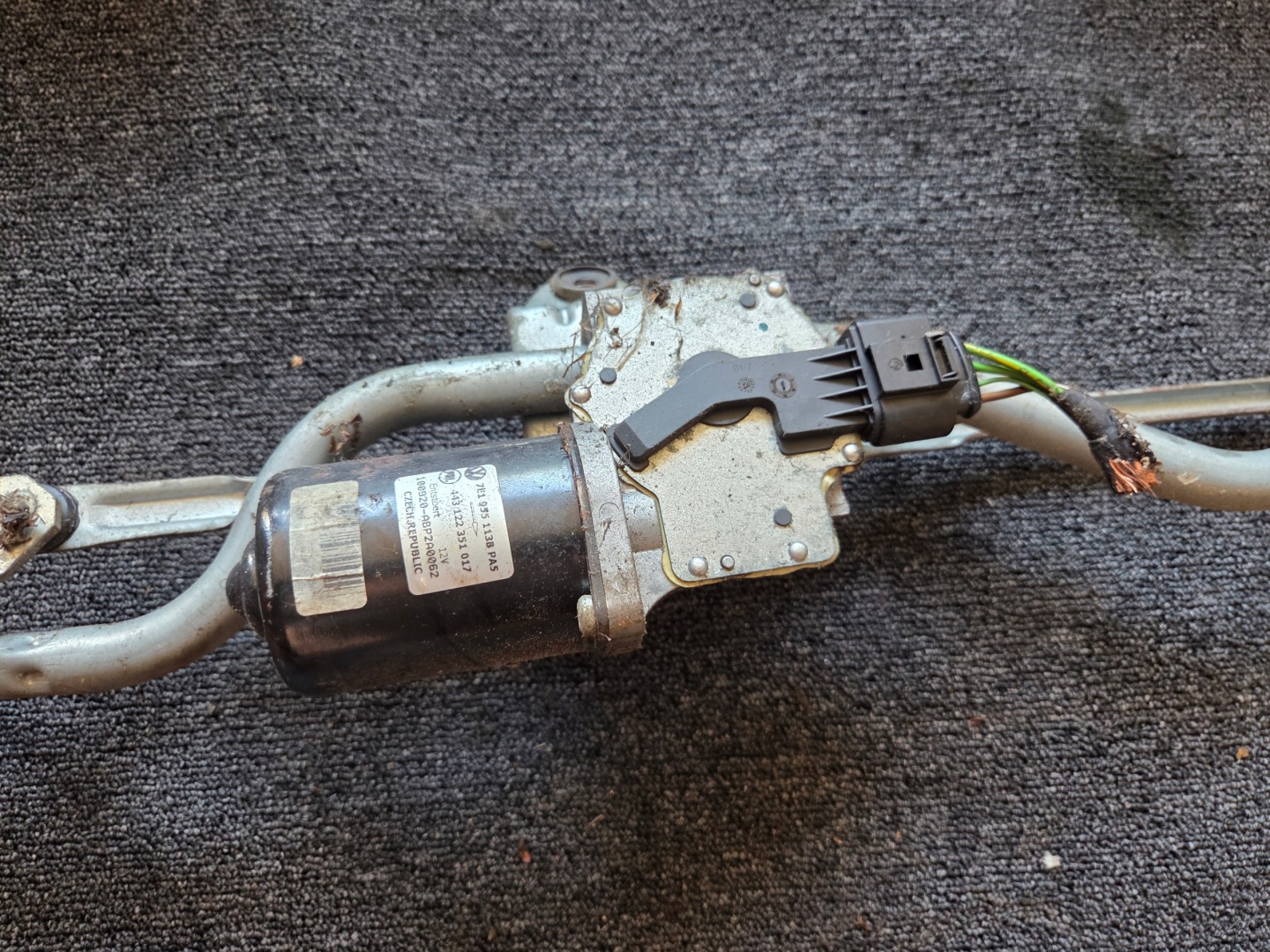 wiper mechanism front Z SILNICZKIEM VW T5 7E1955113B 7E1955023A