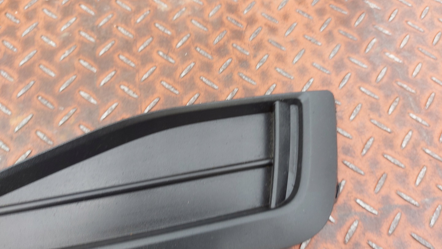 grid of a bumper right right front VW VOLKSWAGEN PASSAT B8 19