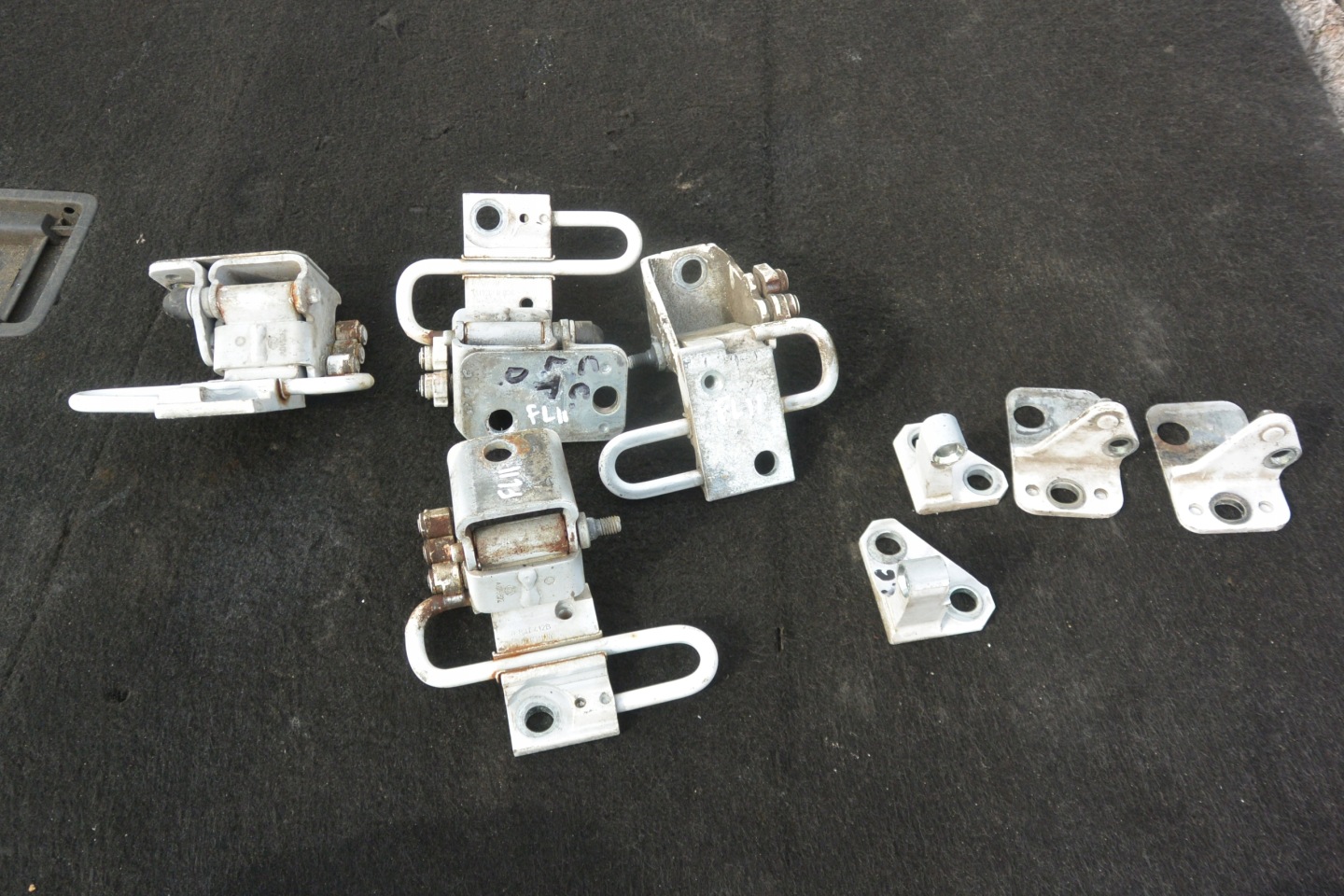 hinge door front rear part VW PASSAT CC LIFT LC9A