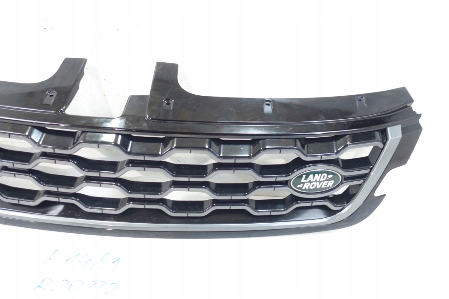 LAND ROVER EVOQUE II 2019- front PREKLADgrill radiator K8D2-8200A K8D2-8200B