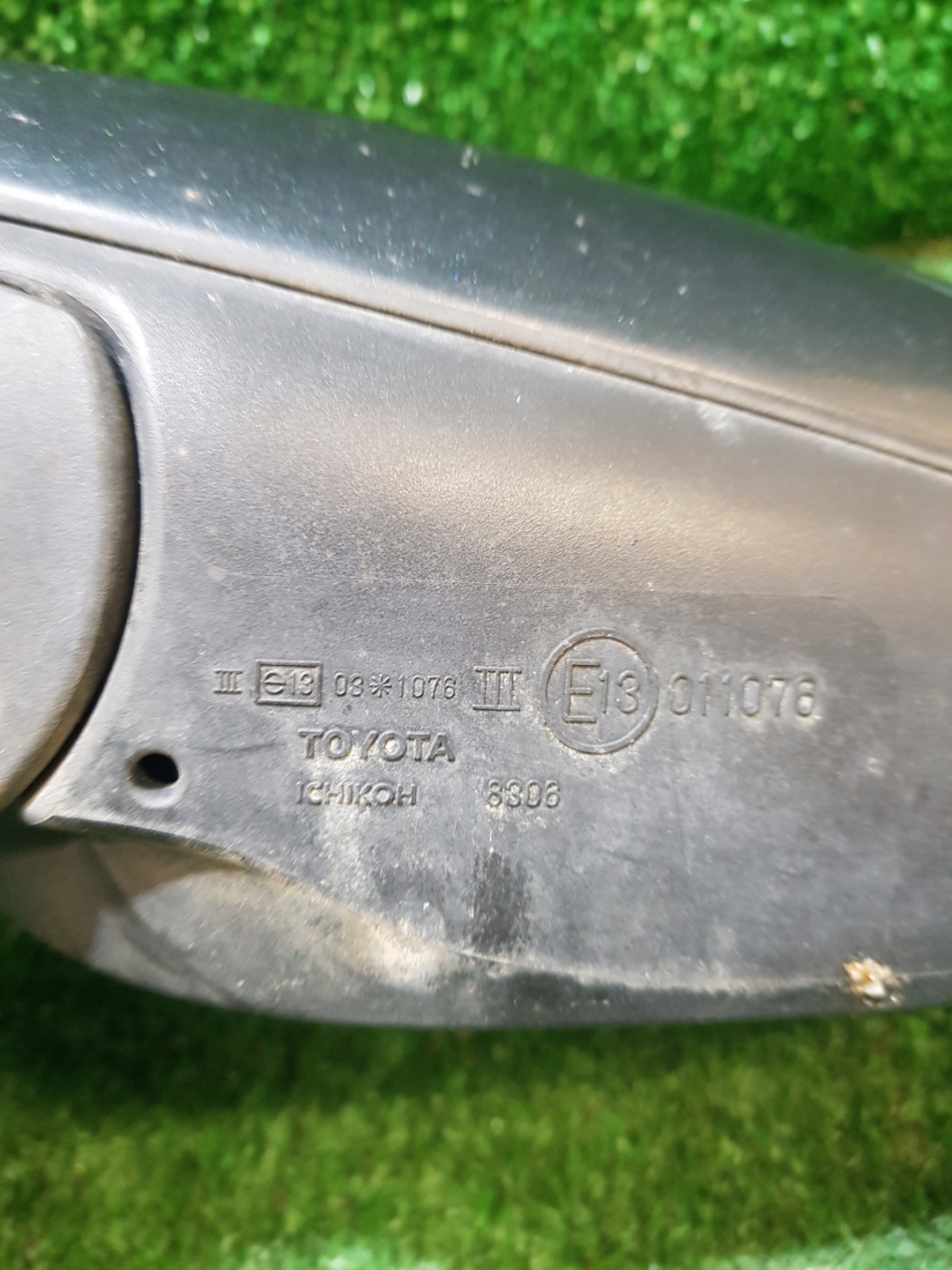 mirror left electrics TOYOTA YARIS 2 E13011076
