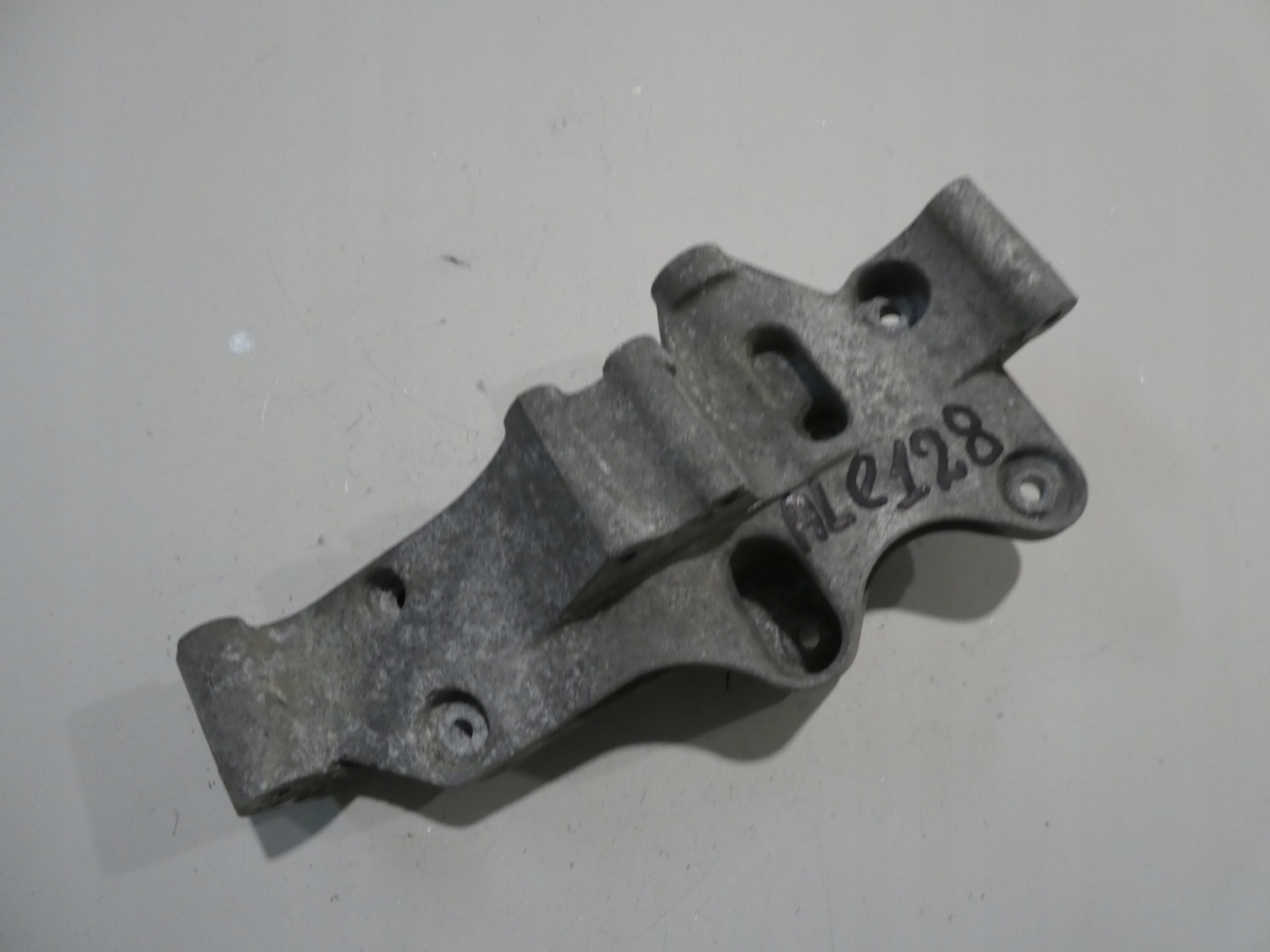 holder alternator holder VW LT 94070630