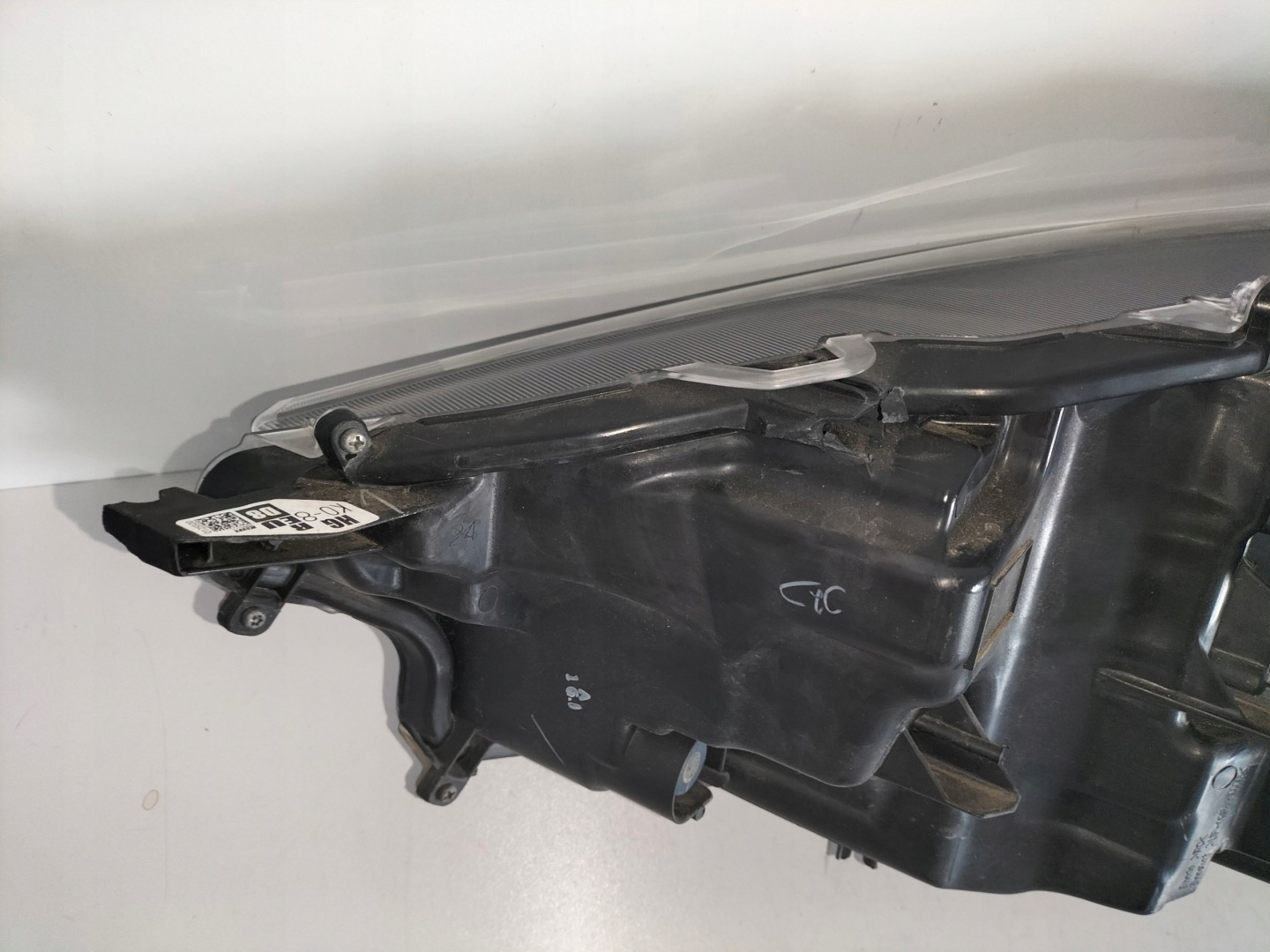 light front reflektor right TOYOTA YARIS 4 IV 20- FULL LED