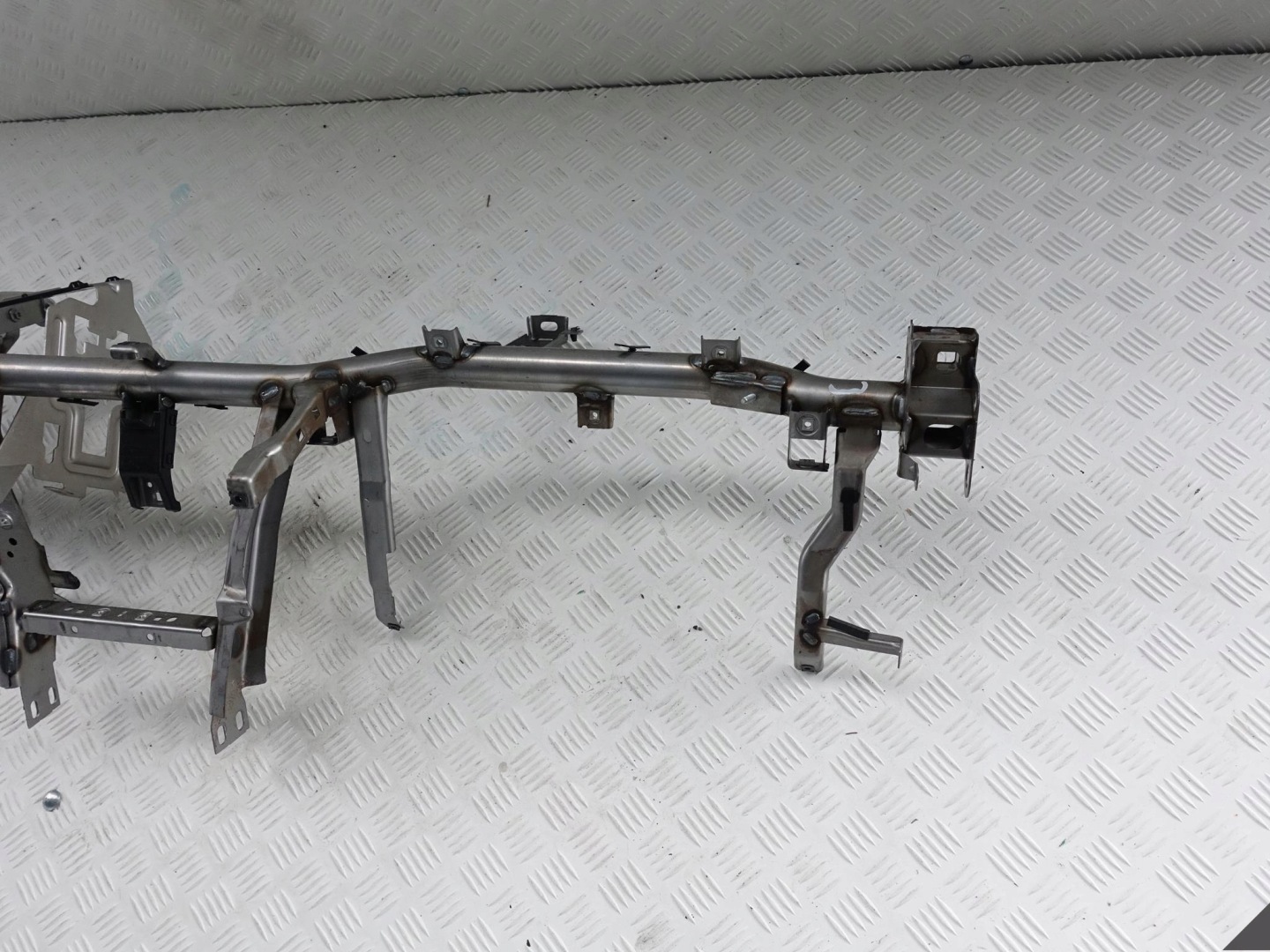 PORSCHE CAYENNE 7P5 11- support sider of the dashboard consoles