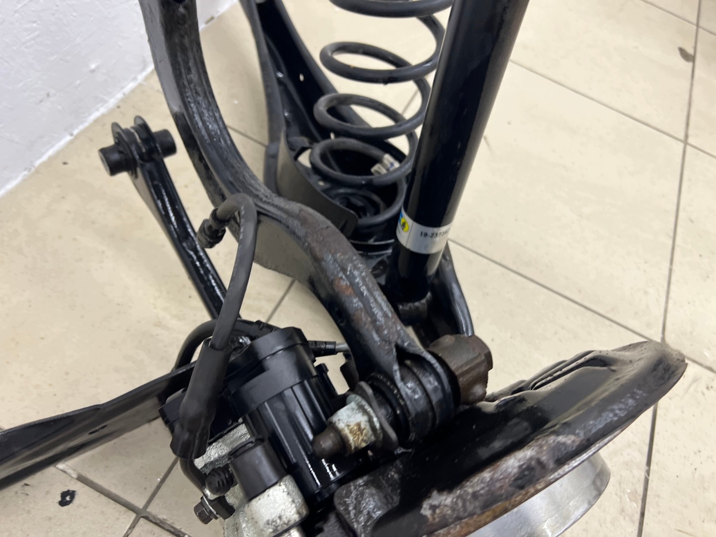 swing rear left complete AUDI A3 8V 2.0 TDI original 5Q0505225