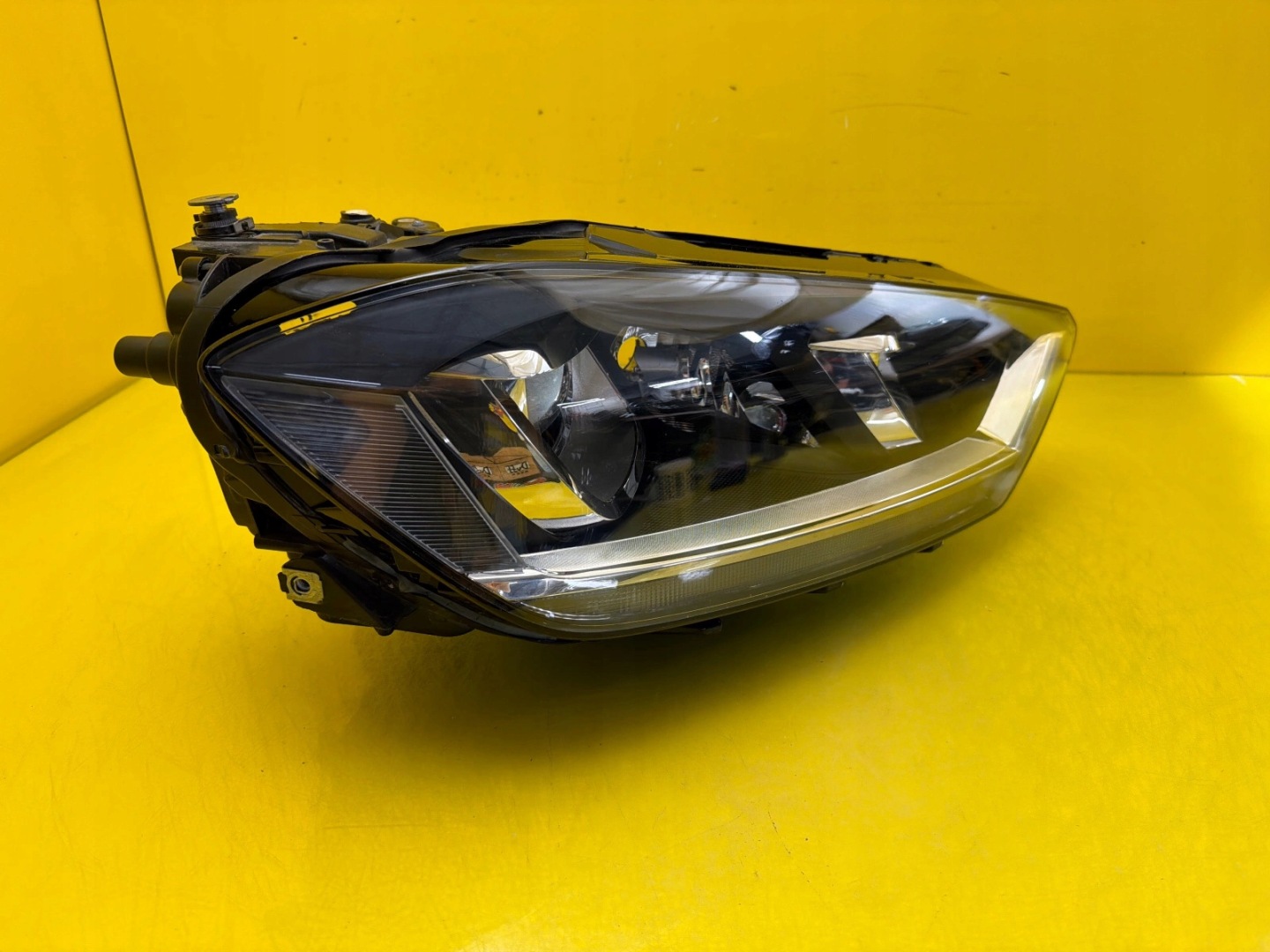 light right VW Golf Sportsvan Xenon Led 517941032B