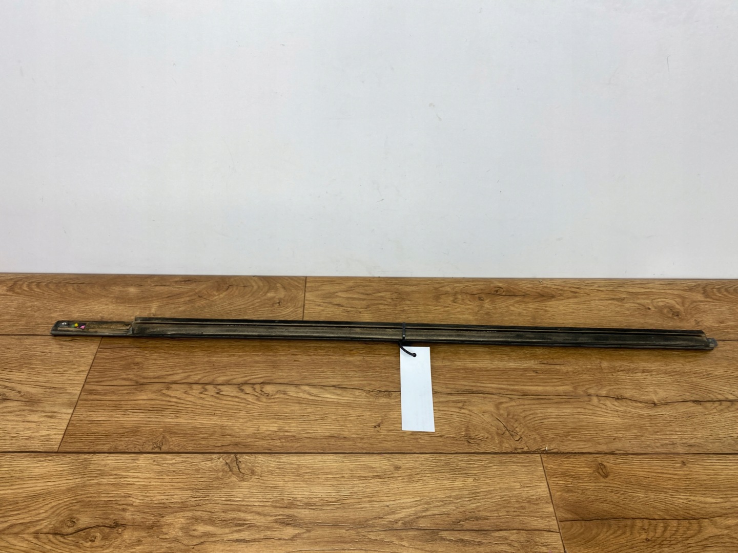 gasket inner moulding windows door right side Dodge Ram 1500 2019+