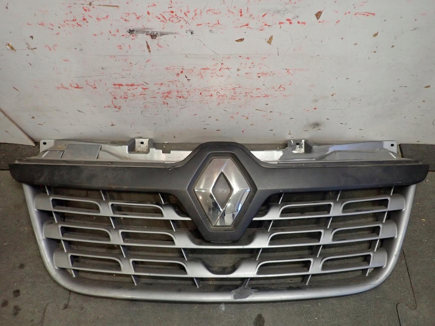 grille RENAULT MASTER III LIFT 2014- 623102803