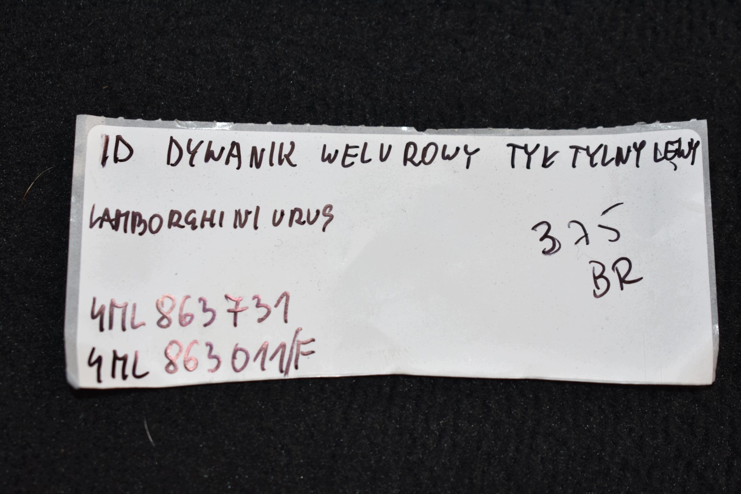IDEALNY DYWANIK WELUROWY far hátsó bal LAMBORGHINI URUS 1
