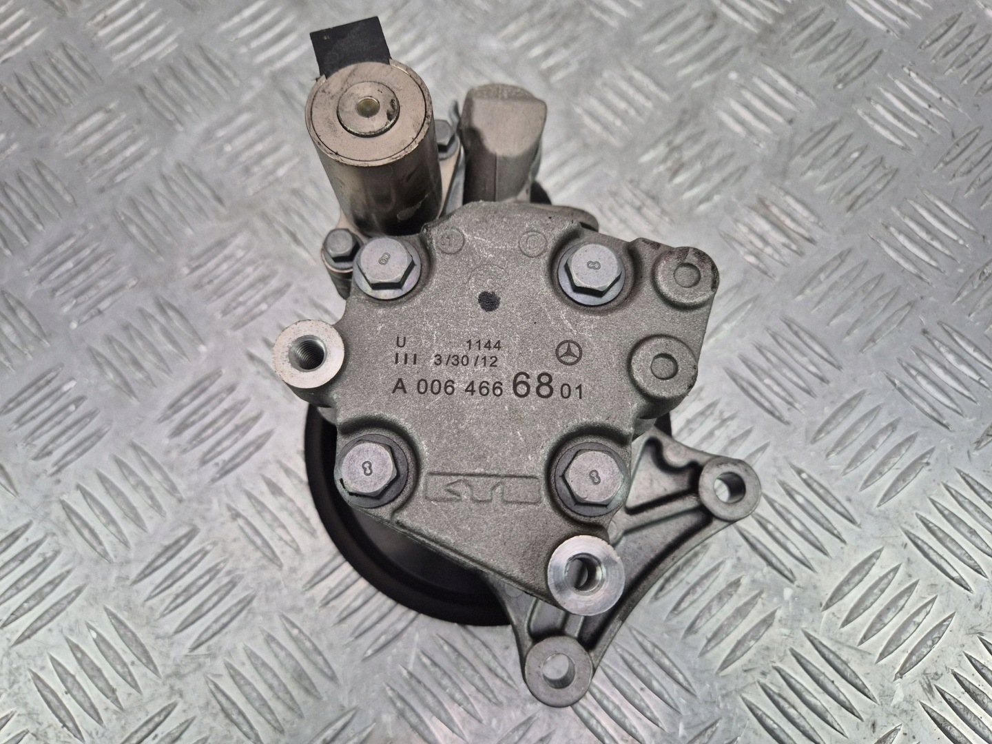 Mercedes 271.820 C180 CGI W204 Pompa servosterzo A0064666801