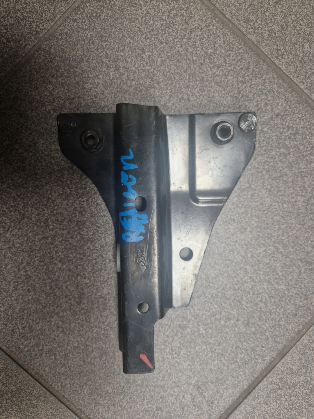 holder bracket console of a bumper front FORD RANGER III
