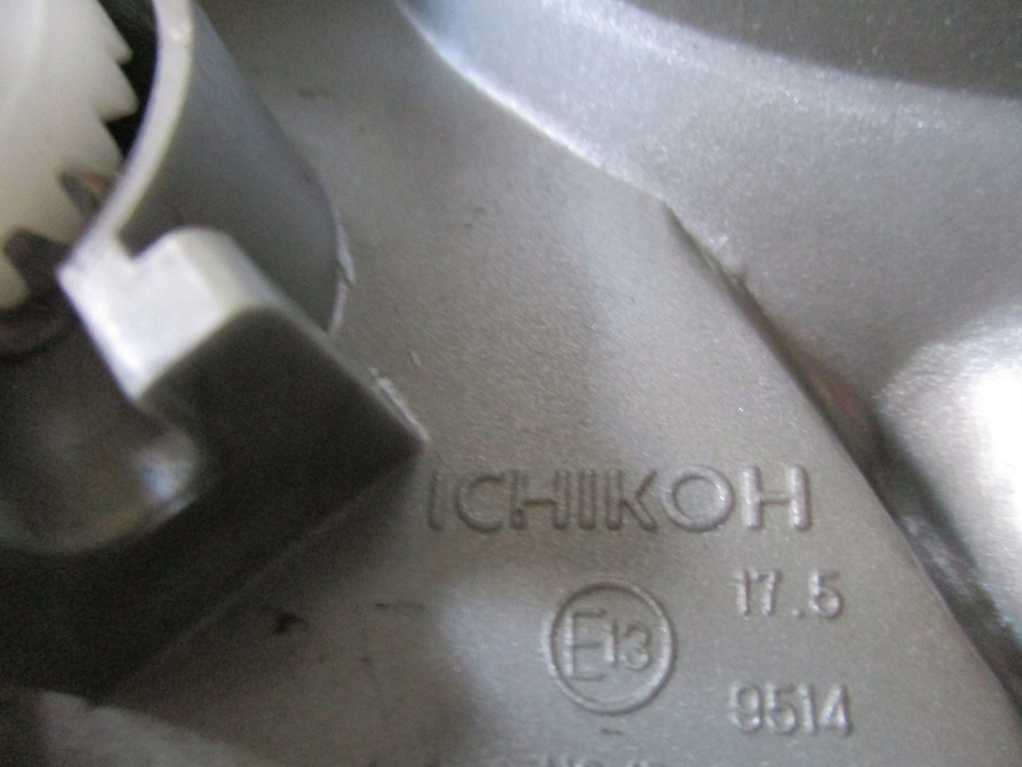 light right front Toyota Yaris 1 and