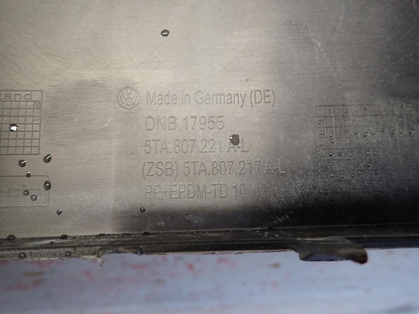 bumper front front VW TOURAN 2015- new original 5TA807221A