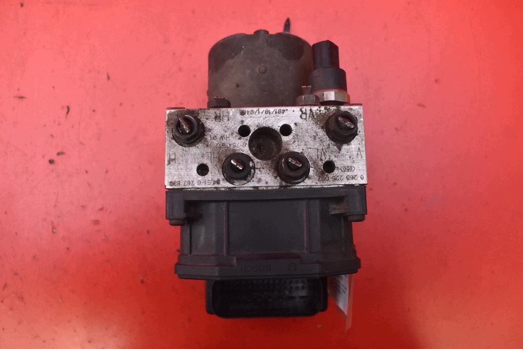 pumpa ABS 6767833 BMW E65 E66 3.0 D 218 KM 01-05