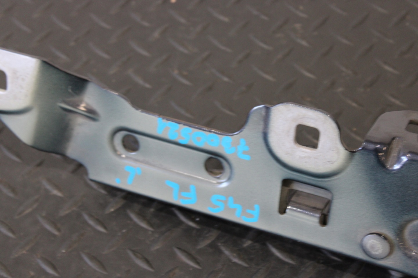 hinge bonnets left 7800521 BMW 2 F45 ACTIVE TOURER LIFT