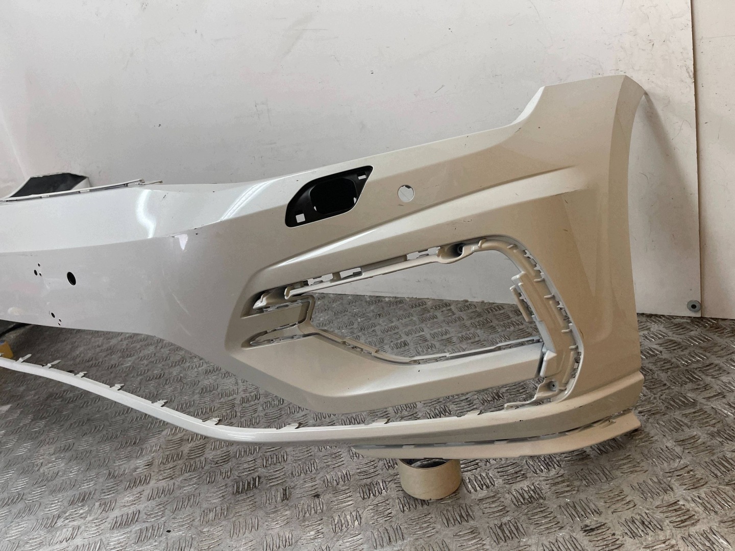 front bumper front VOLKSWAGEN GOLF VII 7 LIFT 17- R-LINE PDC washers