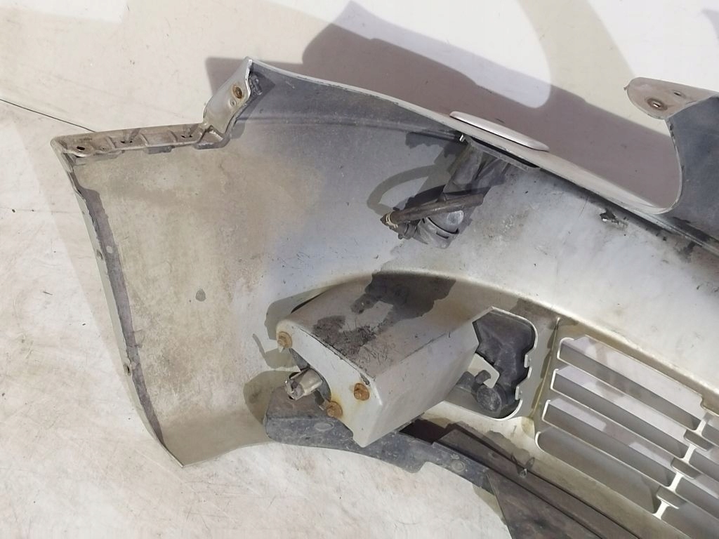 Chrysler Voyager IV 4 bumper front front
