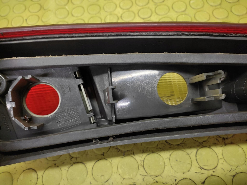 VOLVO V70 light right rear part
