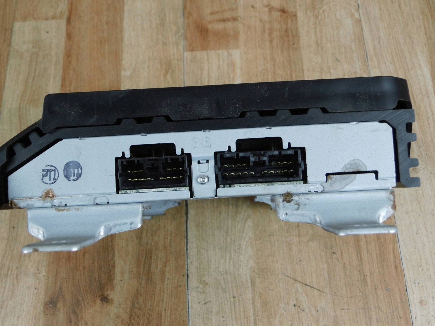 Mitsubishi Outlander II amplifier 8701A350