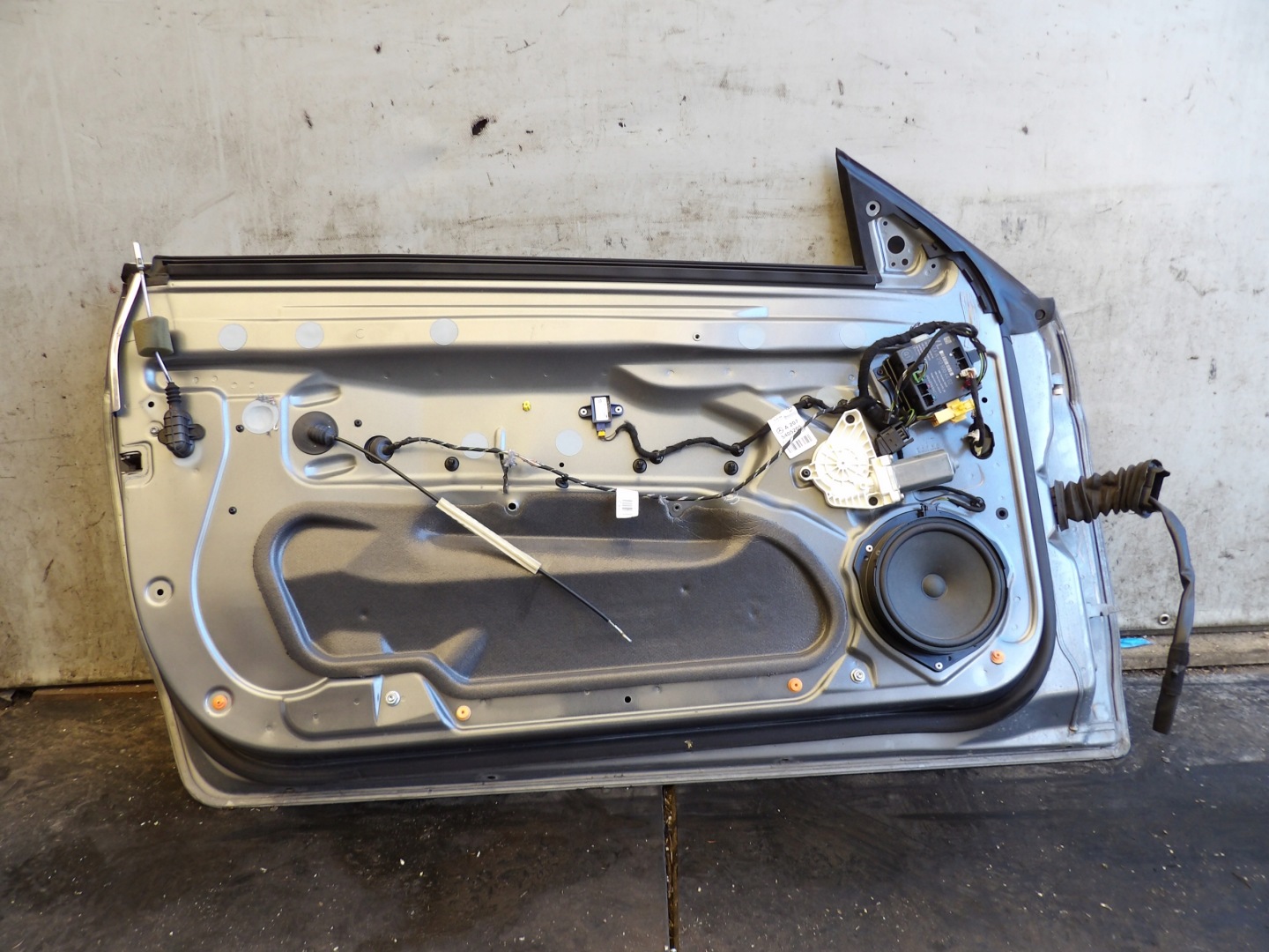 Mercedes W207 coupe door left lak. 792