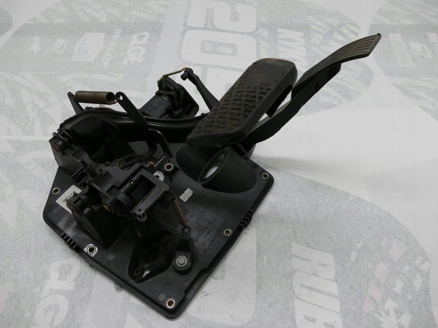 MERCEDES VANEO W414 GASPEDAL BREMSE KOMPLET