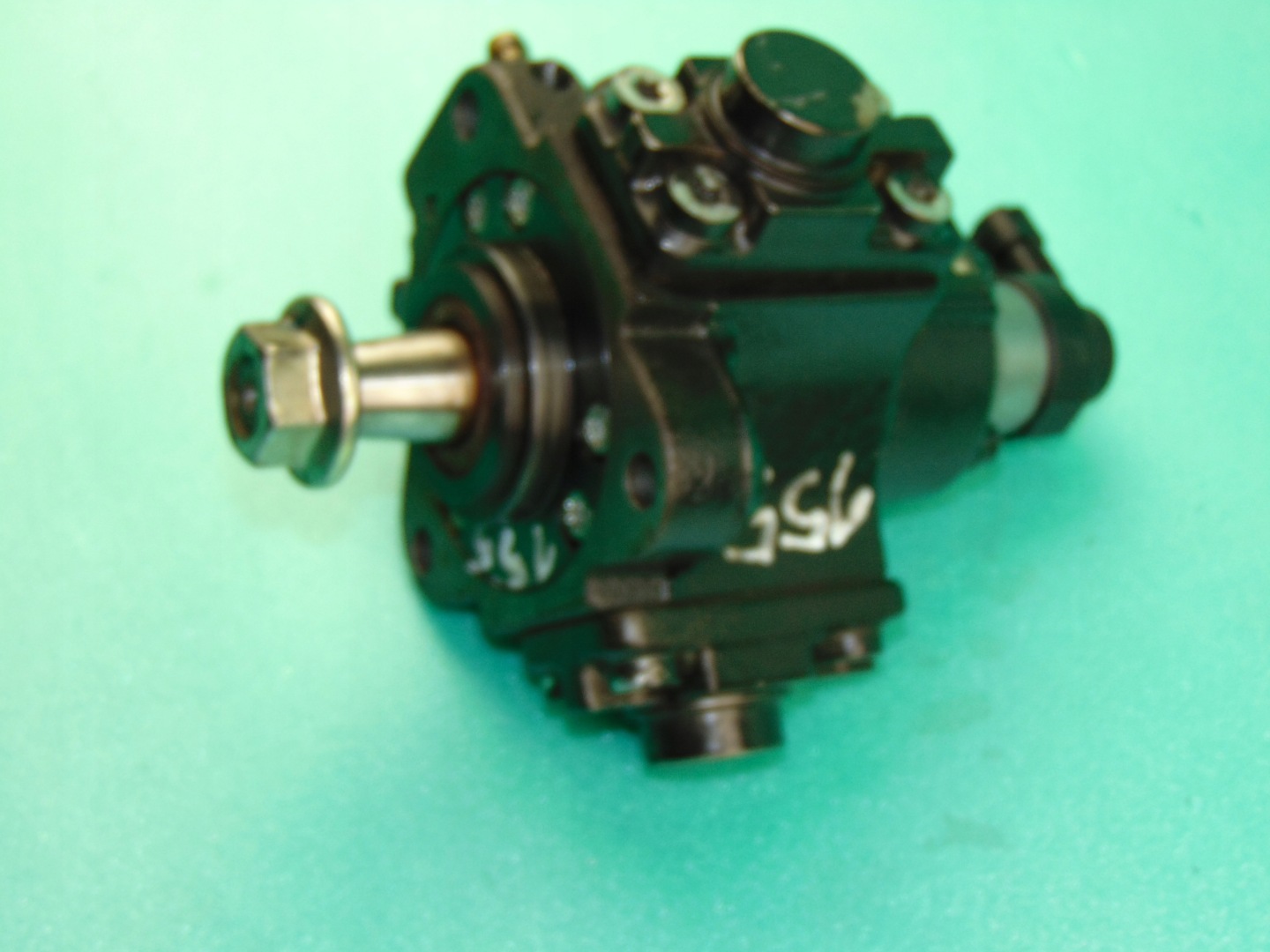 Einspritzpumpe 2,0 CDTI Astra Vectra Insignia 0445010155