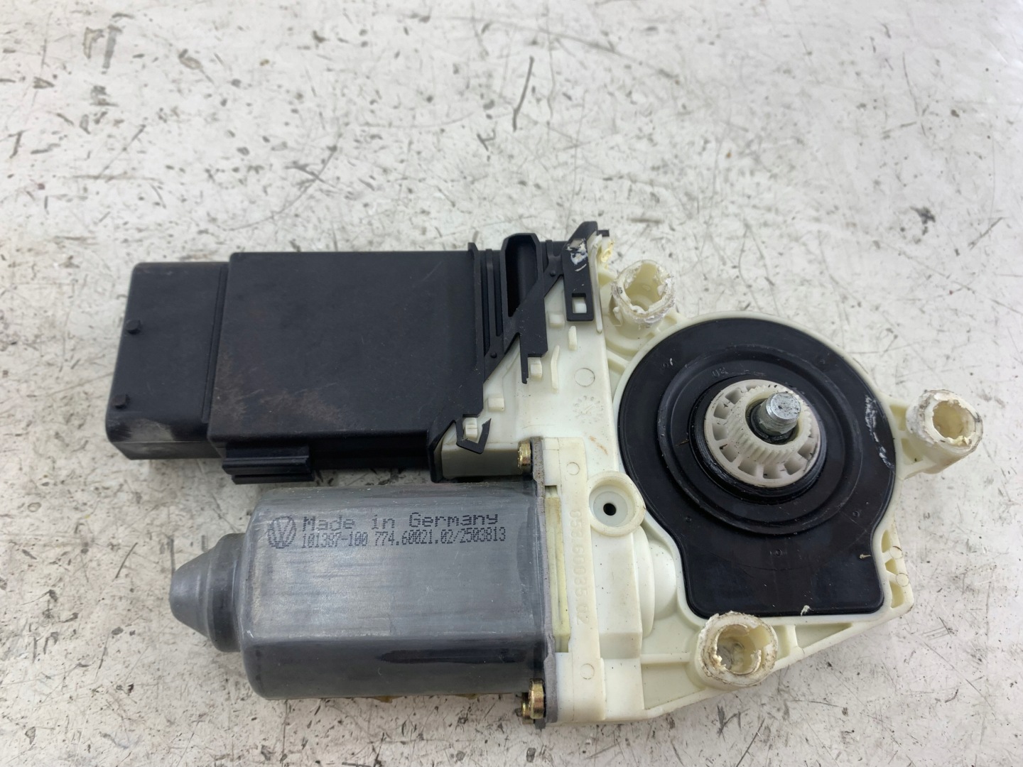 VW GOLF IV LEON and TOLEDO II mini motor windows left front 1J1959801A