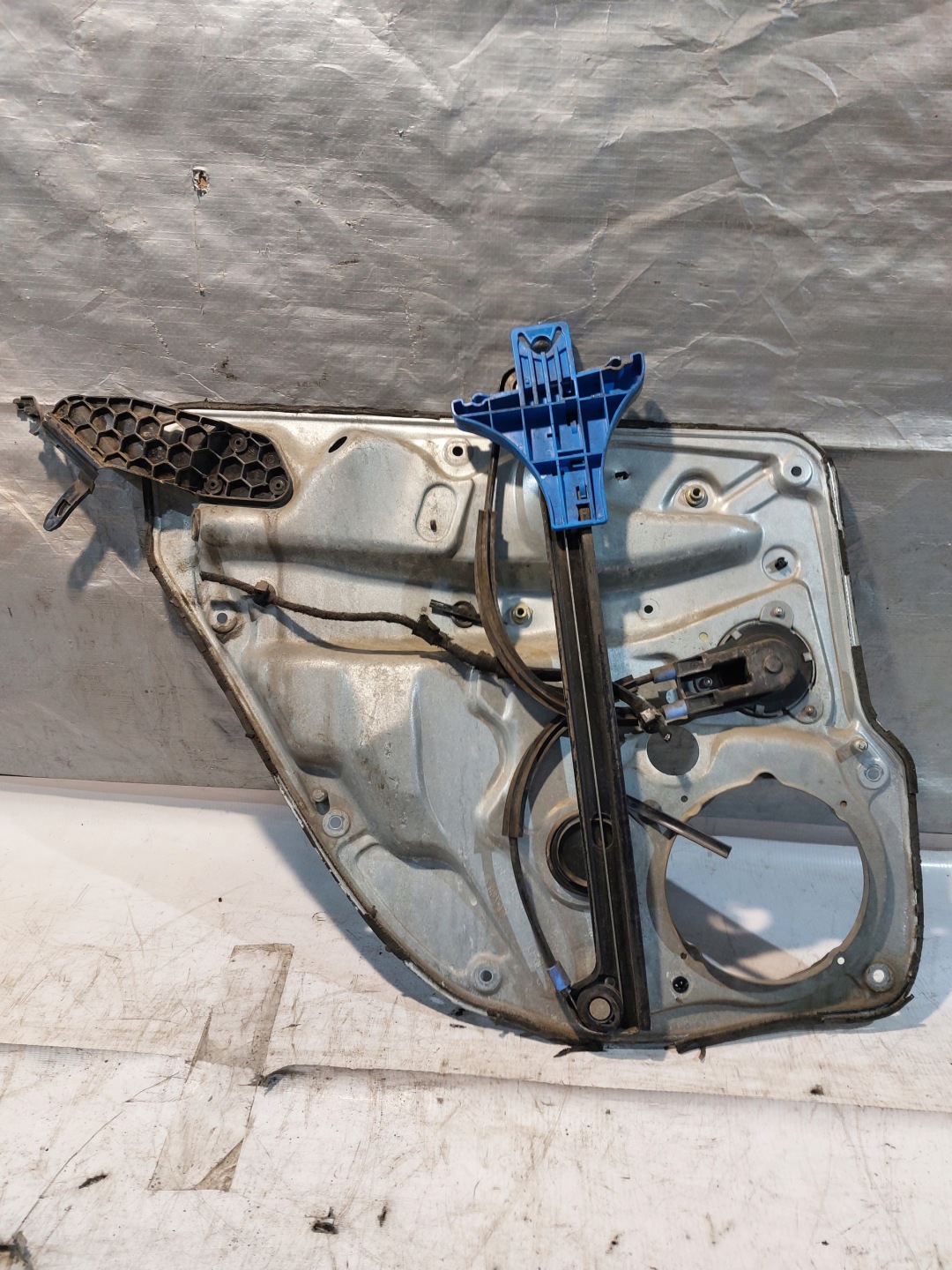 window regulator right rear part VW BORA
